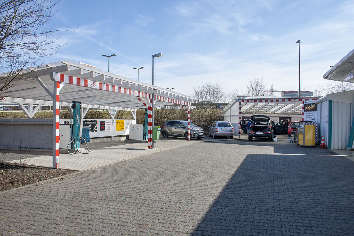 WAP-Waschanlage - SB-Saugen – Überdachte Plätze