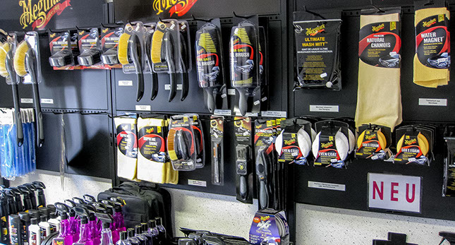 WAP-Waschanlage der Shop mit Markenprodukten zur Fahrzeug-Pflege