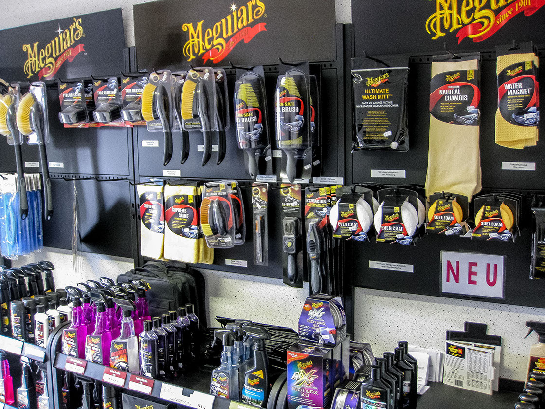 WAP-Waschanlage der Shop mit Markenprodukten zur Fahrzeug-Pflege