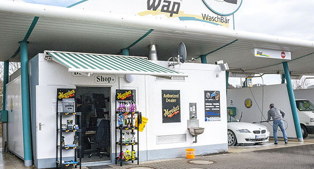 WAP-Waschanlage der Shop mit Markenprodukten zur Fahrzeug-Pflege